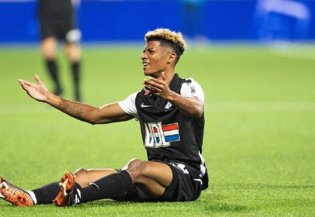 冰壶运动在 冰壶运动在