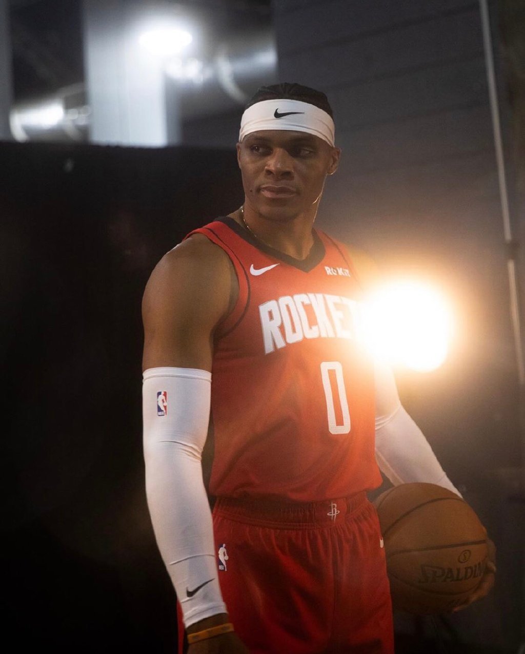 边锋外拉牵 边锋外拉牵