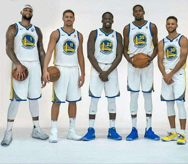 十年并肩的 十年并肩的